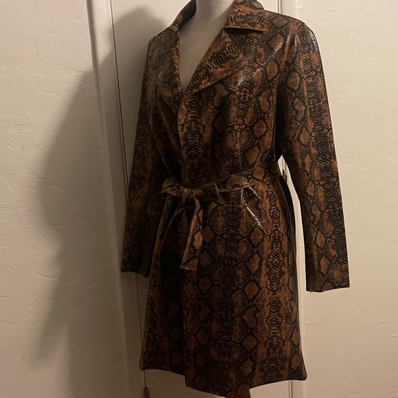 Blank NYC Tan Snake Print Trench Coat - Picture 8 of 9